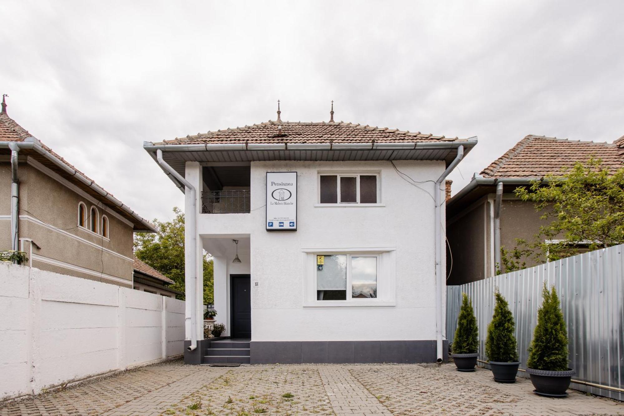 La Maison Blanche Ξενοδοχείο Άλμπα Ιούλια Εξωτερικό φωτογραφία